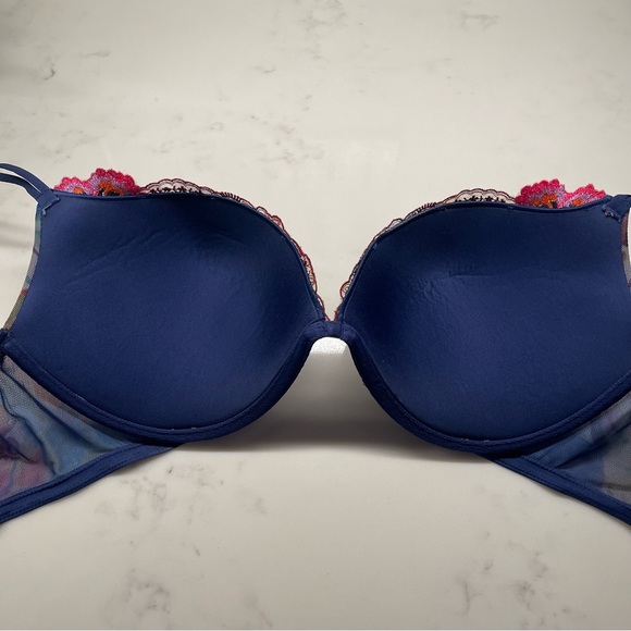 🆕VICTORIAS SECRET PUSH-UP BRA - Picture 9 of 10